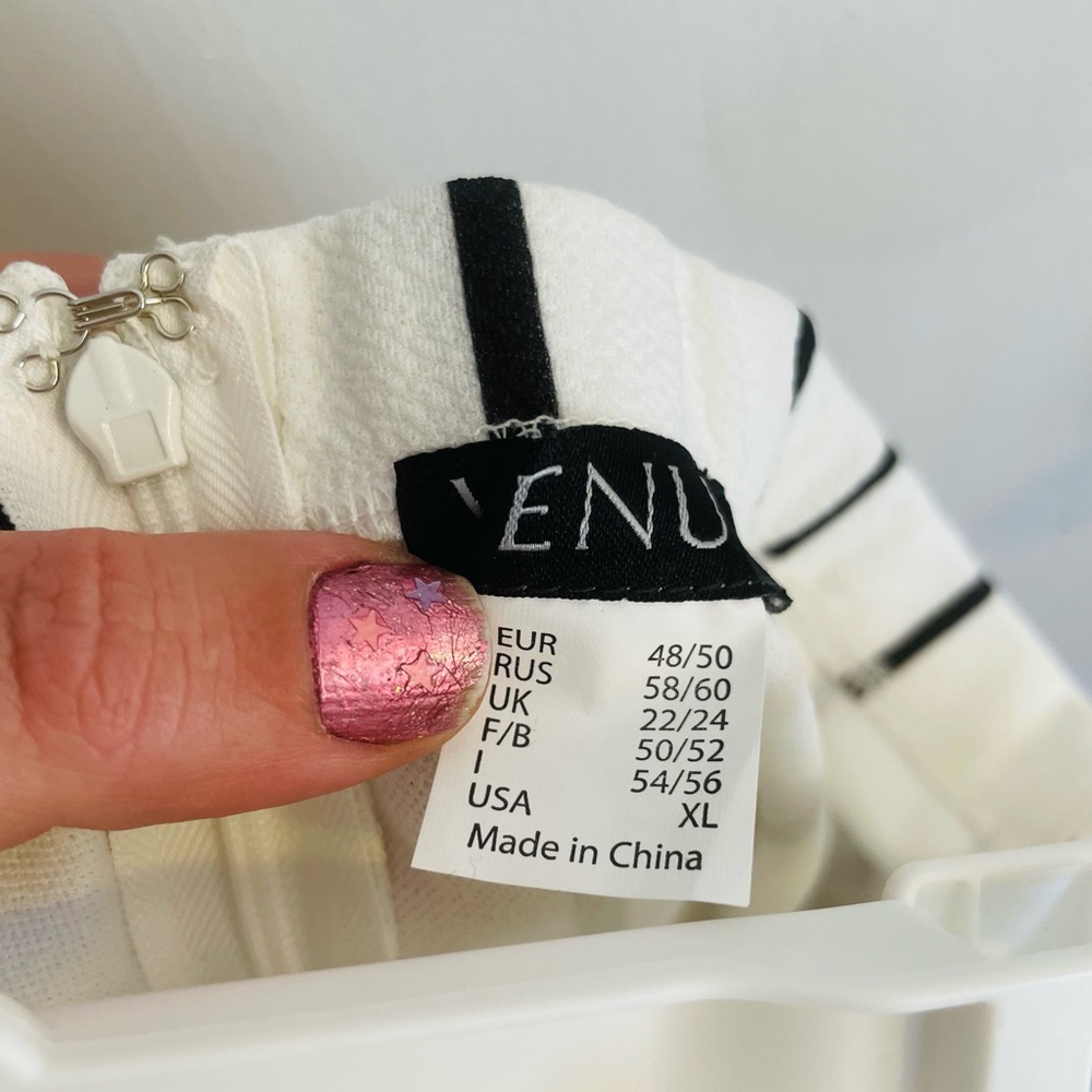 Venus white and black striped jumpsuit - Picture 11 of 11
